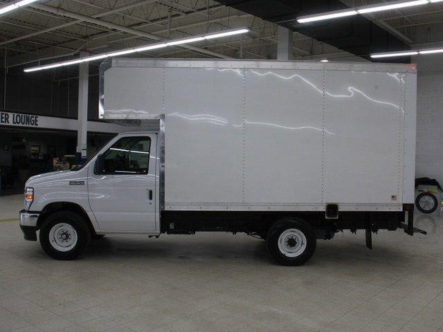 2024 Ford E-350 Cutaway Base