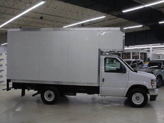 2024 Ford E-350 Cutaway Base