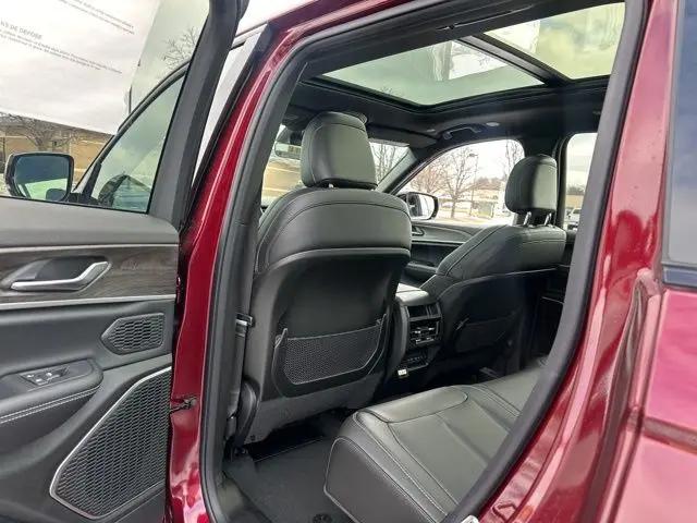 2026 Jeep Grand Cherokee Altitude 4x4