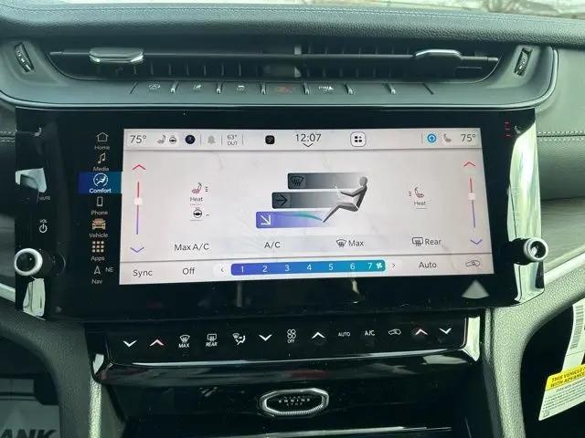 2026 Jeep Grand Cherokee Altitude 4x4