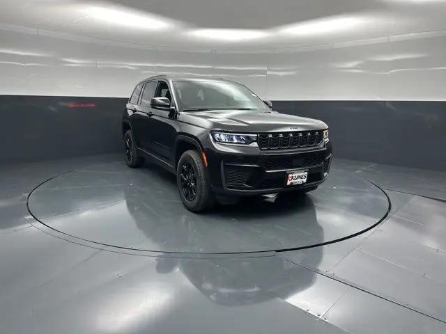 2026 Jeep Grand Cherokee Altitude 4x4