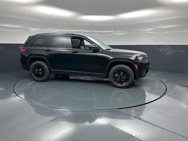 2026 Jeep Grand Cherokee Altitude 4x4