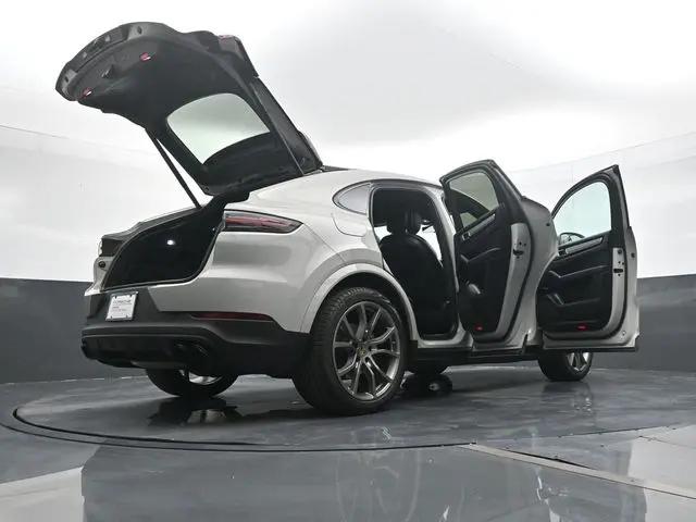 2022 Porsche Cayenne S