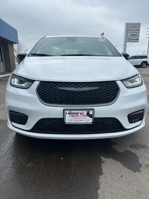 2026 Chrysler Pacifica Select AWD