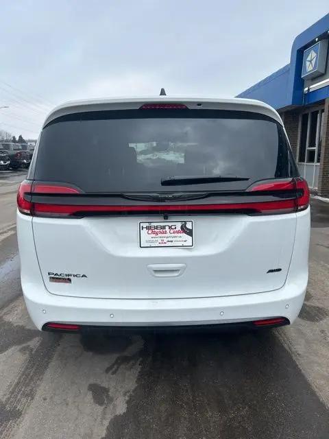 2026 Chrysler Pacifica Select AWD