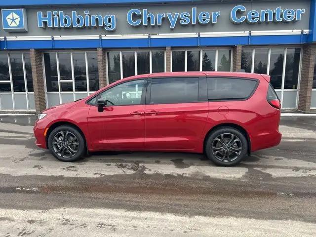 2026 Chrysler Pacifica Select AWD for sale in Hibbing, MN