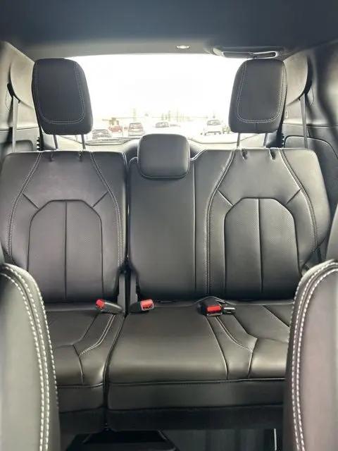 2026 Chrysler Pacifica Select AWD