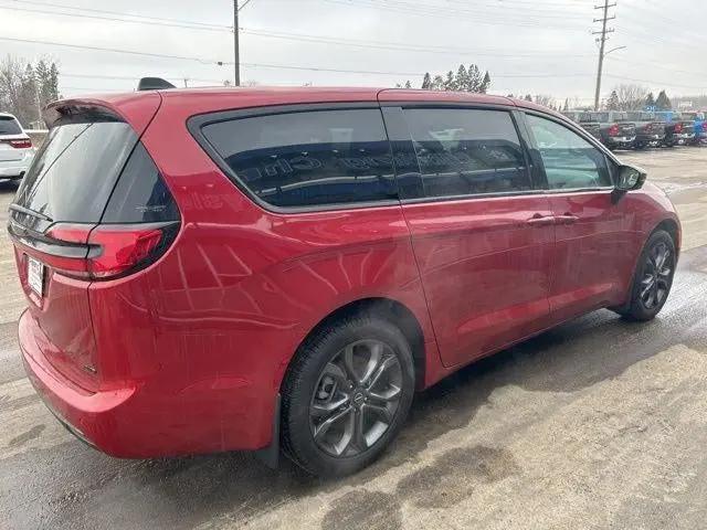 2026 Chrysler Pacifica Select AWD
