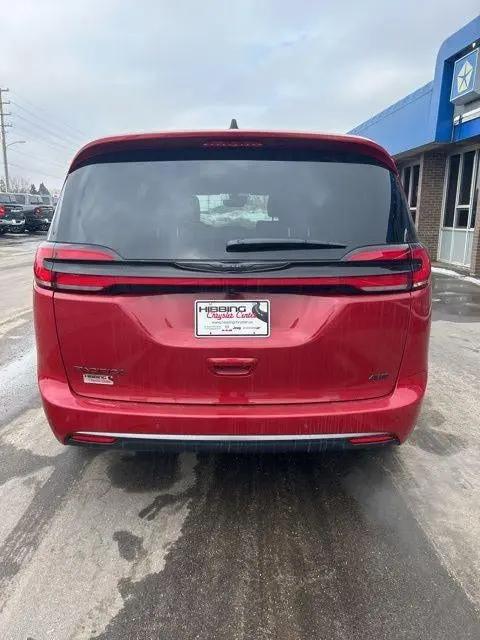 2026 Chrysler Pacifica Select AWD