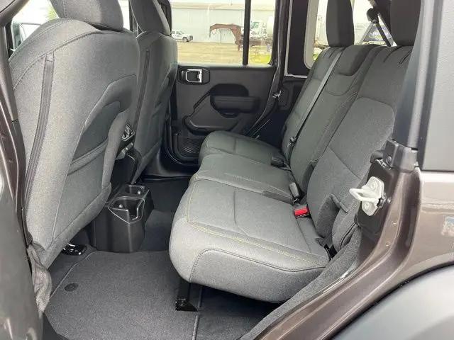 2025 Jeep Wrangler 4-Door Summit 4x4