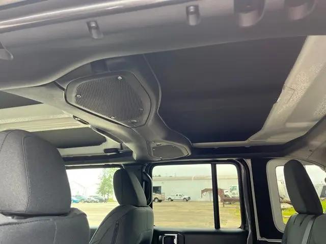 2025 Jeep Wrangler 4-Door Summit 4x4