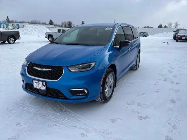 2026 Chrysler Pacifica Select AWD