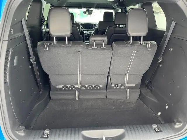 2026 Chrysler Pacifica Select AWD