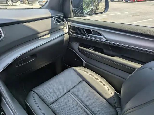 2026 Jeep Grand Wagoneer Limited Reserve 4x4