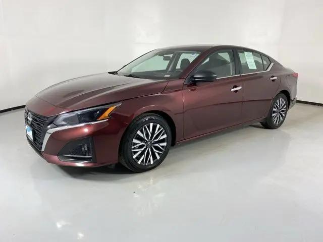 2024 Nissan Altima SV FWD