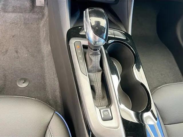 2026 Buick NV Sport Touring FWD