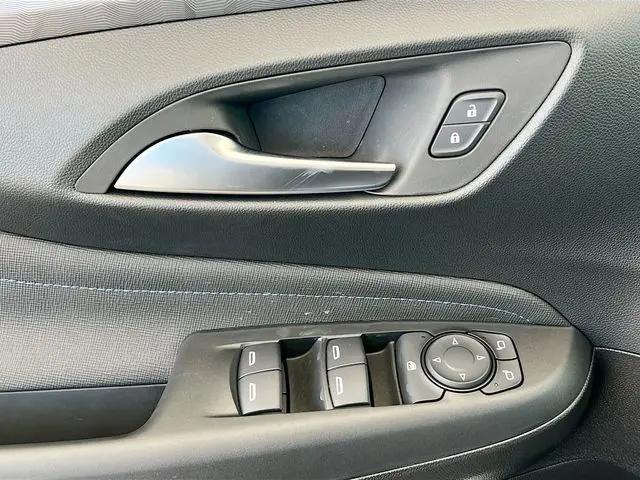 2026 Buick NV Sport Touring FWD