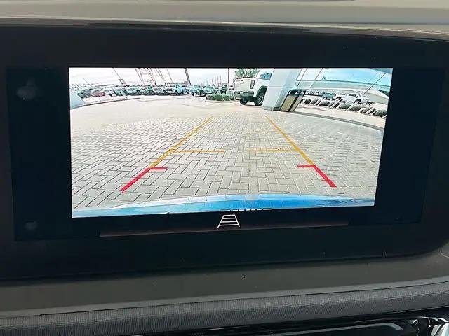 2026 Buick NV Avenir FWD