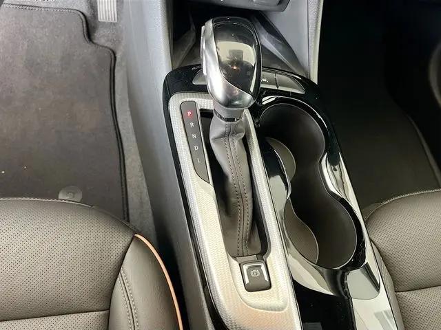 2026 Buick NV Avenir FWD