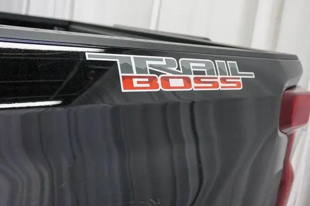 2026 Chevrolet Silverado 1500 4WD Crew Cab Short Bed Custom Trail Boss