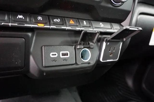 2026 Chevrolet Silverado 1500 4WD Crew Cab Short Bed Custom Trail Boss