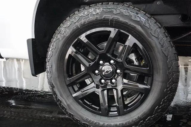 2026 Chevrolet Silverado 1500 2WD Crew Cab Short Bed Custom