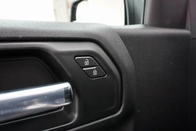 2026 Chevrolet Silverado 1500 2WD Crew Cab Short Bed Custom
