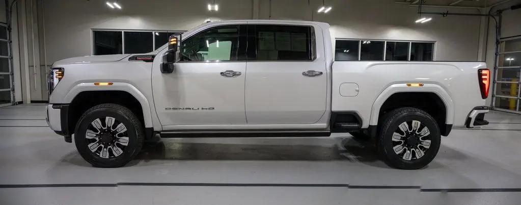 2024 GMC Sierra 3500HD 4WD Crew Cab Standard Bed Denali