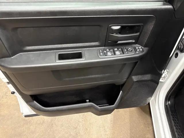 2024 Ram 3500 Tradesman Crew Cab 4x4 8' Box