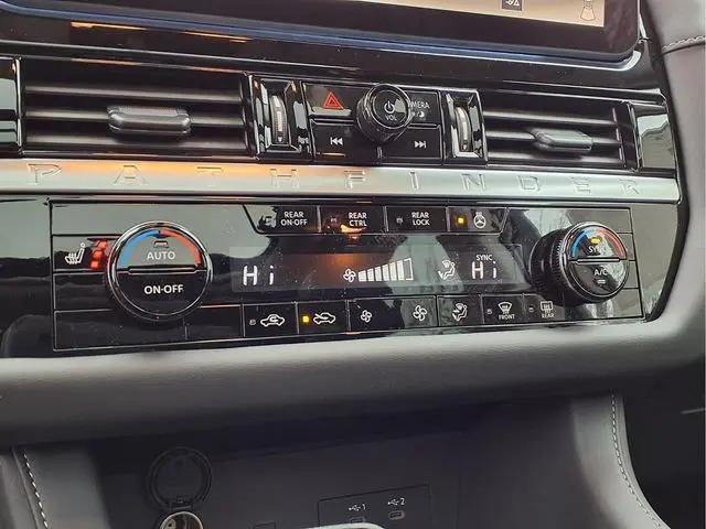 2026 Nissan Pathfinder SL