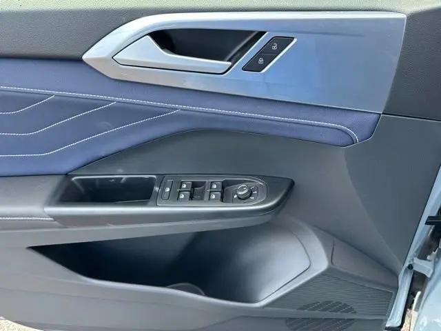 2026 Volkswagen Taos SEL