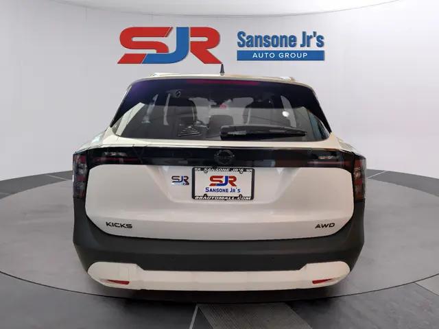 2026 Nissan Kicks SV