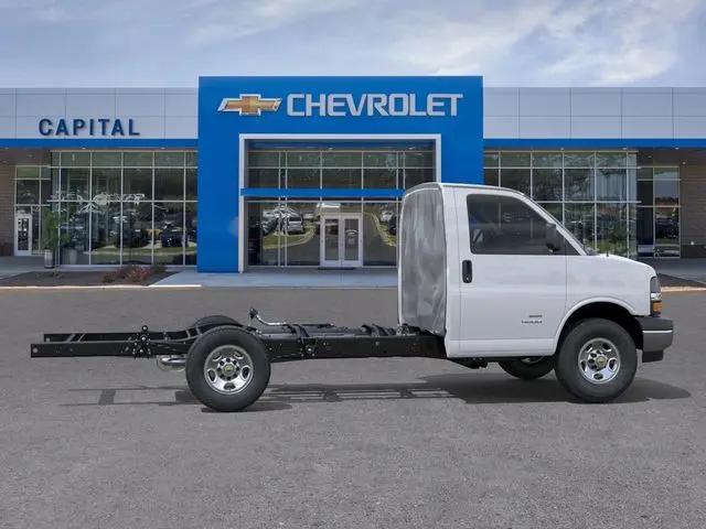 2025 Chevrolet Express Cutaway Work Van