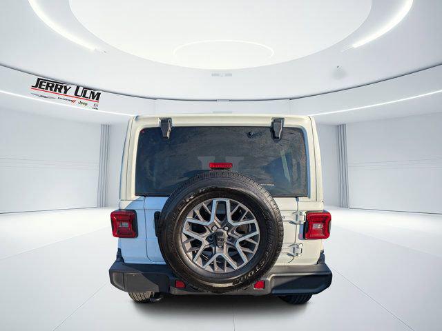 2024 Jeep Wrangler 4-Door Sahara 4x4