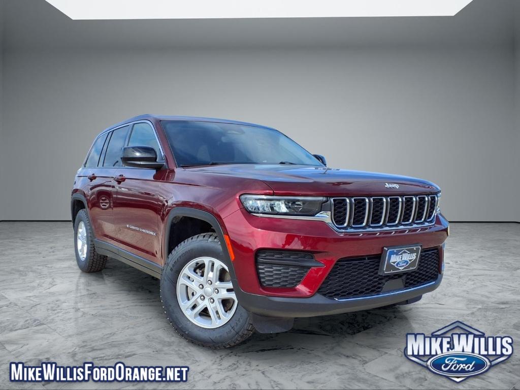 Velvet Red Pearlcoat 2024 Jeep Grand Cherokee Laredo 4WD SUV / Crossover Four-Wheel Drive 8-Speed Automatic