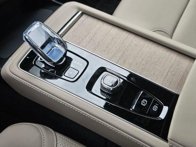 2026 Volvo XC90 Plug-In Hybrid Plus, T8 AWD, Electric/Gasoline, Bright, 7 Seats