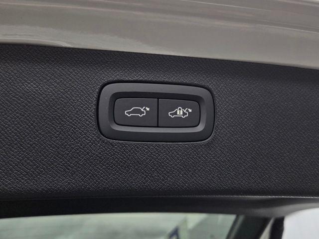 2026 Volvo XC90 Plug-In Hybrid Plus, T8 AWD, Electric/Gasoline, Bright, 7 Seats