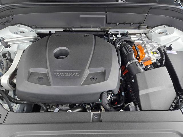 2026 Volvo XC90 Plug-In Hybrid Plus, T8 AWD, Electric/Gasoline, Bright, 7 Seats