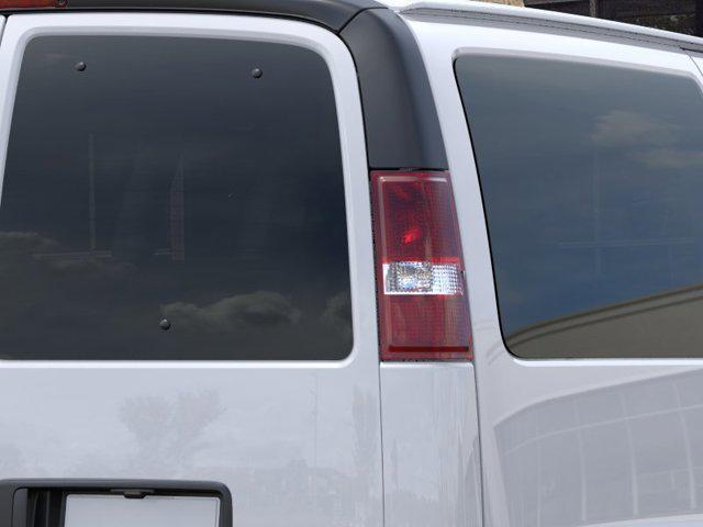 2025 Chevrolet Express Passenger RWD 2500 Regular Wheelbase LT