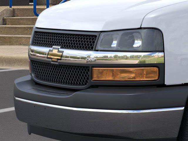2025 Chevrolet Express Passenger RWD 2500 Regular Wheelbase LT