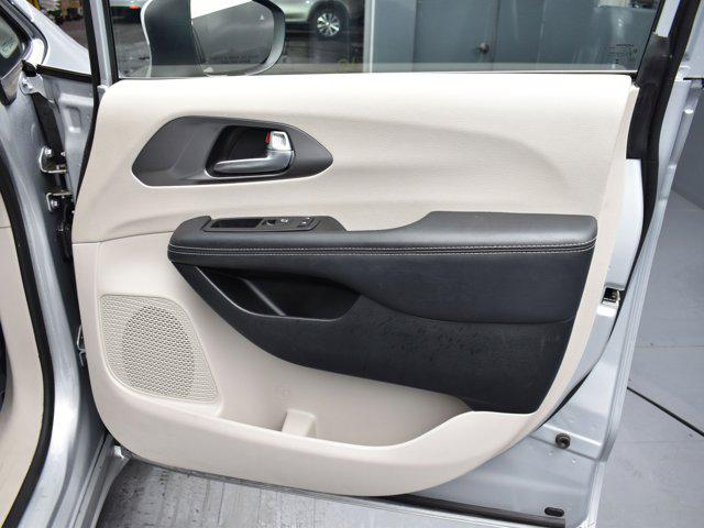 2023 Chrysler Pacifica Hybrid Touring L