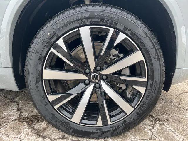 2026 Volvo XC90 Core, B5 AWD Gas (mild hybrid), Gasoline, Bright, 7 Seats