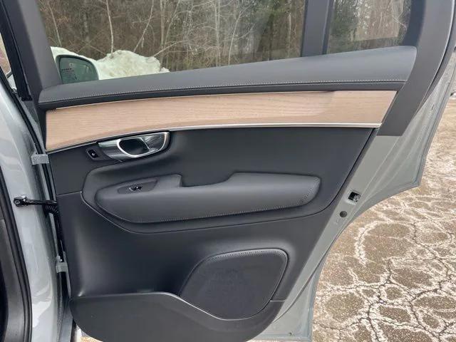 2026 Volvo XC90 Core, B5 AWD Gas (mild hybrid), Gasoline, Bright, 7 Seats