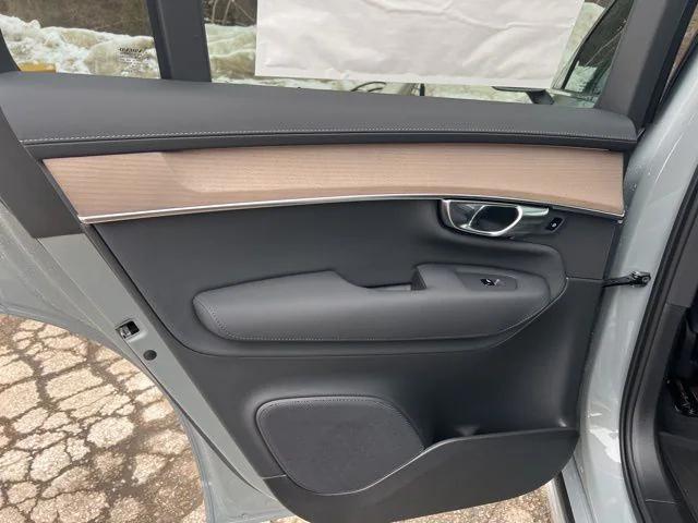 2026 Volvo XC90 Core, B5 AWD Gas (mild hybrid), Gasoline, Bright, 7 Seats