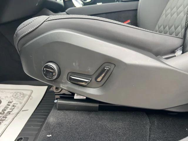 2026 Volvo XC90 Core, B5 AWD Gas (mild hybrid), Gasoline, Bright, 7 Seats