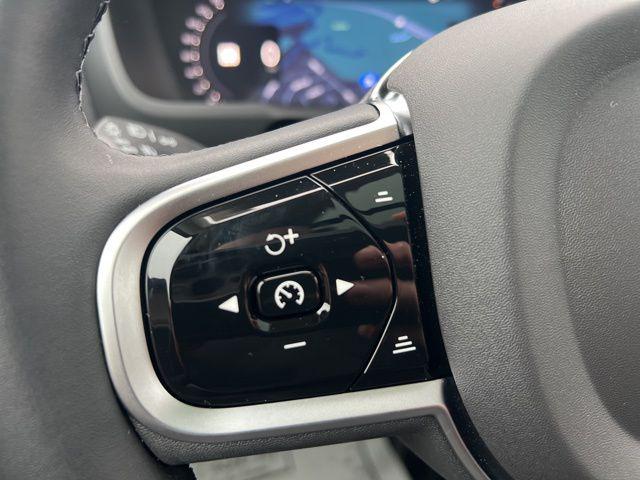 2026 Volvo XC90 Core, B5 AWD Gas (mild hybrid), Gasoline, Bright, 7 Seats