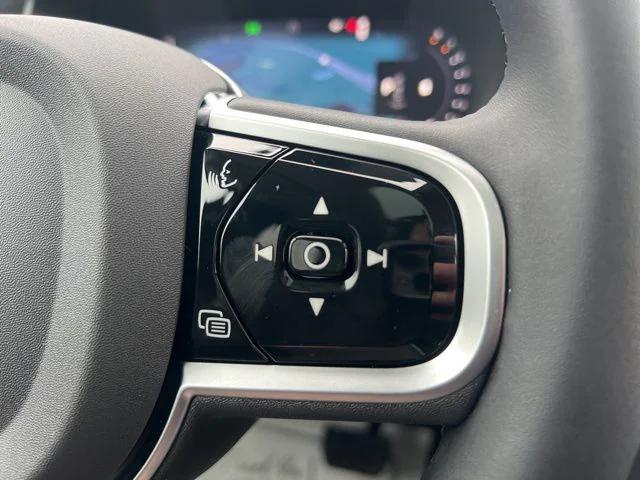 2026 Volvo XC90 Core, B5 AWD Gas (mild hybrid), Gasoline, Bright, 7 Seats