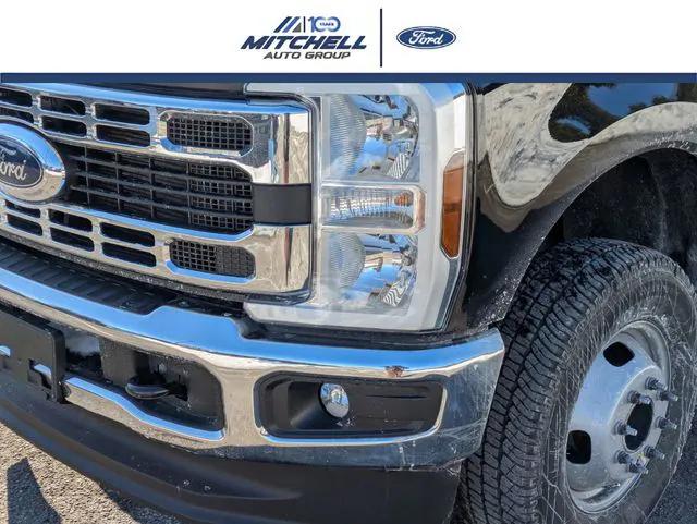 2026 Ford F-350 Upfitted w/ Dump Body