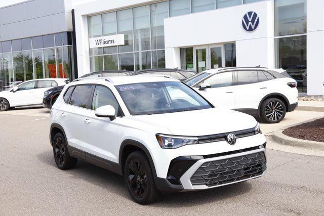 2025 Volkswagen Taos 1.5T SE for sale in LANSING, MI
