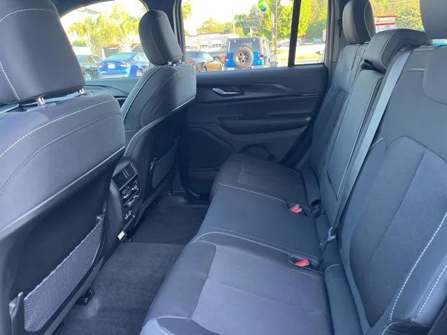 2026 Jeep Grand Cherokee Altitude 4x4
